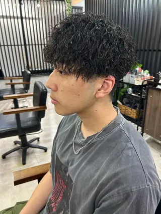 ショート パーマ メンズ 勝毛 広貴のヘアスタイル