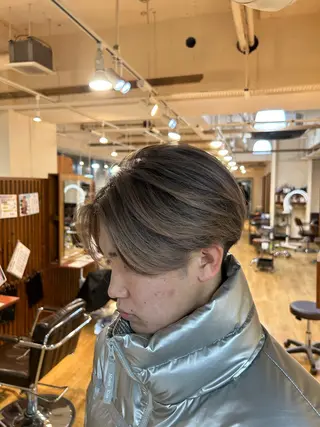 カラー YUYA / 艶髪ブリーチのヘアスタイル
