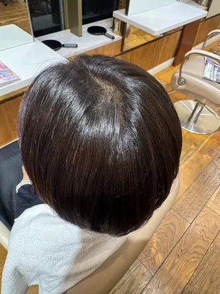 カラー 岡本 実來のヘアスタイル