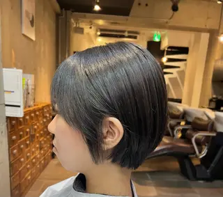 ショート momo /鍛冶屋町のヘアスタイル