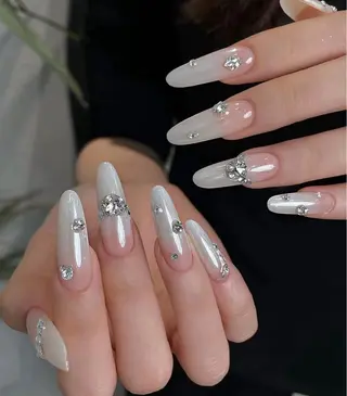 ネイル T. Leeのネイルデザイン