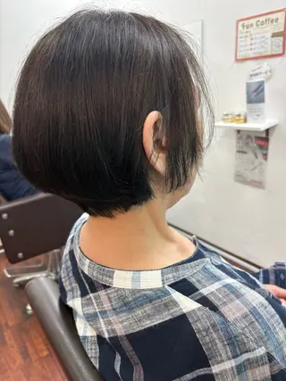 ショート カラー 荻 佳那子のヘアスタイル