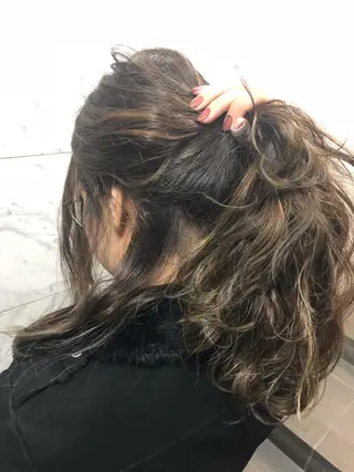 セミロング カラー 髪質改善 中川 翔のヘアスタイル