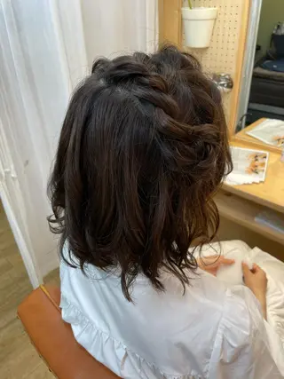 ミディアム ヘアアレンジ ヘアセット🎀耳つぼ 👂💎MONAMIのヘアスタイル