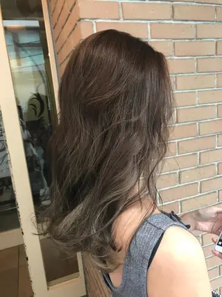 セミロング カラー パーマ ヘアアレンジ メンズ キッズ ネイル マツエク・マツパ サロンドミルク 渋谷高比良のヘアスタイル