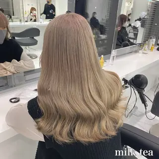 セミロング カラー ヘアアレンジ 🫧モテる💗ダメー ジレスハイトーン🫧のヘアスタイル