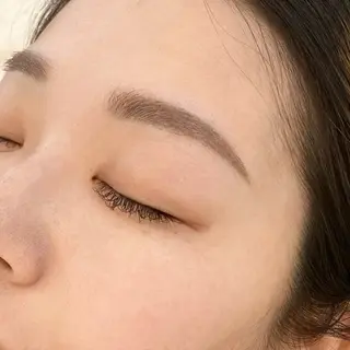 アイブロウ h.plus 上野沙姫のマツエク・マツパデザイン