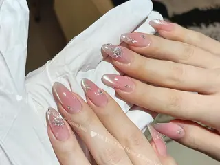 ネイル 🦋 Queenieのネイルデザイン