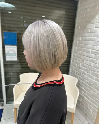 ミディアム カラー ボブ•ショートカット 草野太一のヘアスタイル