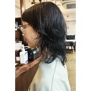 ミディアム パーマ ［girl］ MIKIのヘアスタイル