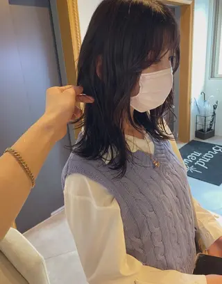 ミディアム 大阪ウルフカット ハッシュカットのヘアスタイル