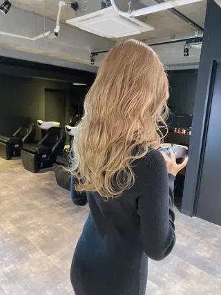 セミロング カラー esu 天満のヘアスタイル
