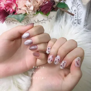 ミディアム ネイル Blowe ニュアンスのネイルデザイン