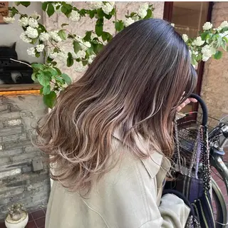 ロング カラー 東 史夏のヘアスタイル