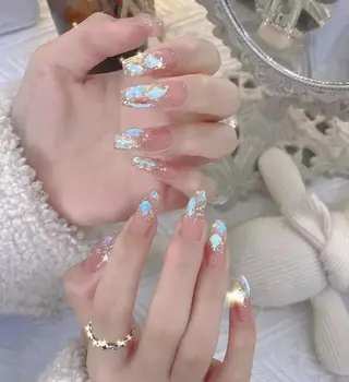ネイル M nail モデルのネイルデザイン