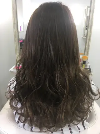 セミロング カラー 髪質改善 中川 翔のヘアスタイル