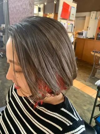 ショート カラー アルグラーテ 上原のヘアスタイル