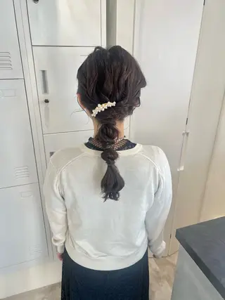 セミロング ヘアアレンジ 黒阪 なみのヘアスタイル