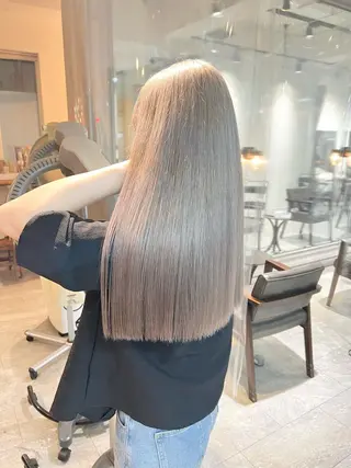 ロング カラー 🫧艶ダブルカラー ブリーチ🫧トモヤのヘアスタイル