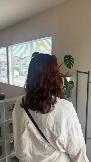 ミディアム 長谷川 歩咲のヘアスタイル