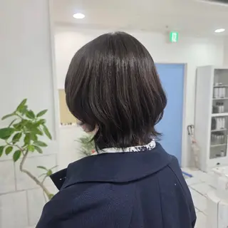 ミディアム カラー toiro ちだしえりのヘアスタイル
