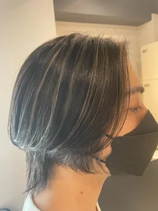 ショート カラー ブリーチ👩🦳/ ✂︎MANAMIのヘアスタイル