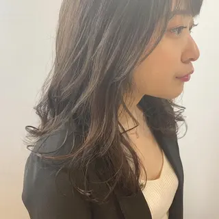 セミロング カラー 【Uneユヌ】菊地 春那のヘアスタイル