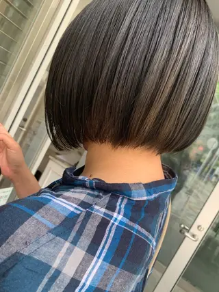 ミディアム カラー fio マナミのヘアスタイル