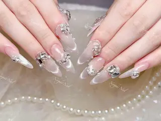 ネイル 🦋 Queenieのネイルデザイン