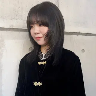 ミディアム カラー nonoka オリーブ/レイヤーのヘアスタイル