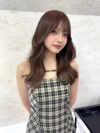 ロング 【ハイトーン特化】 Hugのヘアスタイル