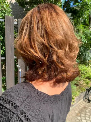 ミディアム カラー 多田 彩香のヘアスタイル