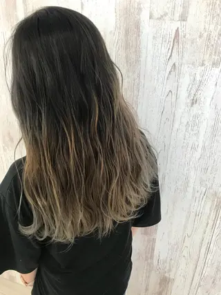 ロング カラー Oopsレイヤー 加藤澄都のヘアスタイル