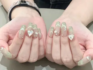 ネイル CHERIR Emiのネイルデザイン