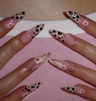 ネイル Queen Nail 柏店　クイーンネイルのネイルデザイン