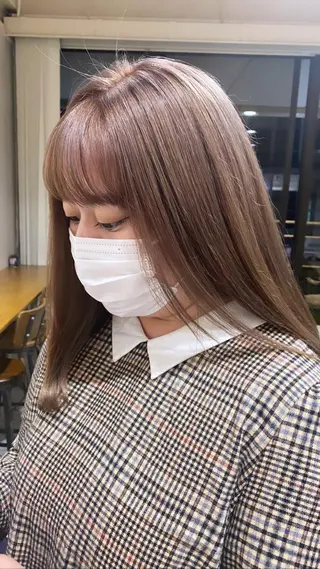 セミロング カラー KAREN🕊️ 大宮美容室のヘアスタイル
