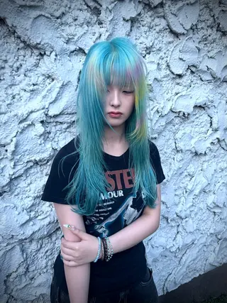 ロング カラー デザインカラー⭐︎★ 🐆hyo🐆のヘアスタイル