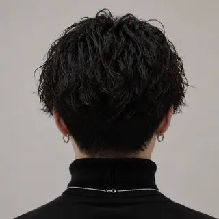 ミディアム パーマ メンズ メンズ特化カットパー マカラー坂田柊のヘアスタイル