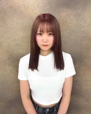 ミディアム カラー 藤井 心音のヘアスタイル