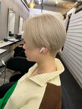 ショート カラー ブリーチ有無Wカラー メンズパーマ大成のヘアスタイル