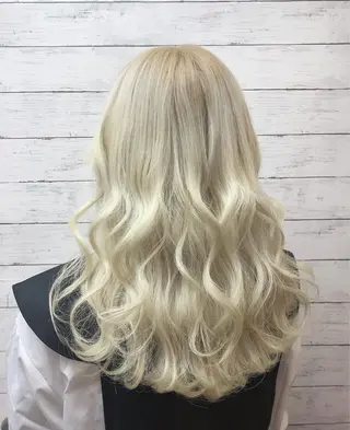 セミロング カラー 韓国ヘア🤍髪質改善 🇰🇷AKANEのヘアスタイル