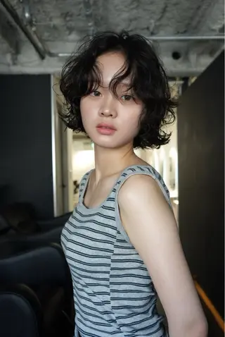 ショート パーマ 新宿/髪質改善/ レイヤー/サカキのヘアスタイル