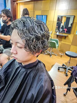 パーマ メンズ 特殊パーマ 片山恭兵のヘアスタイル