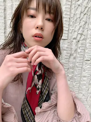 ロング カラー 榑松 恵里のヘアスタイル