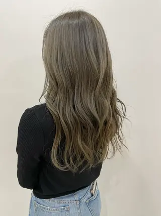 ロング カラー akane .のヘアスタイル