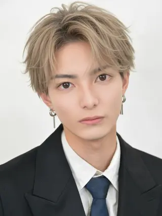 ショート カラー パーマ メンズ 飯田 とうまのヘアスタイル