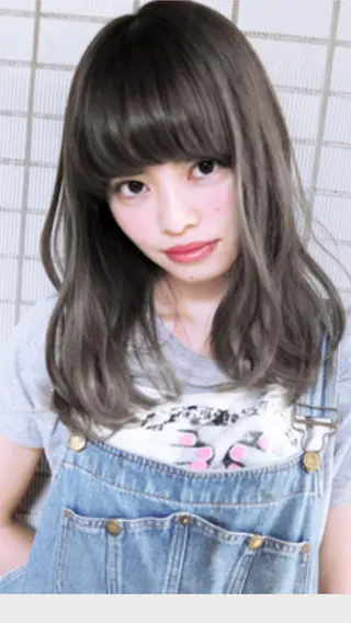 ミディアム 嶋崎 留美のヘアスタイル