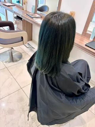 ミディアム カラー ☂️Ash 新杉田☂️山本のヘアスタイル