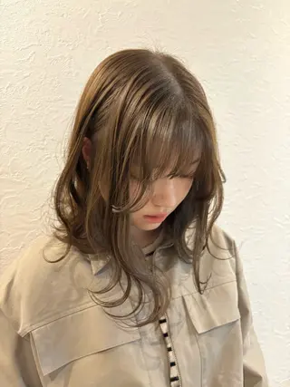 ミディアム 透明感ベージュカラー yumekaのヘアスタイル