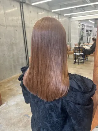 セミロング カラー 艶ハイトーン🌈 ユウトのヘアスタイル